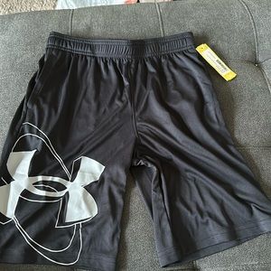 boys under Armour shorts